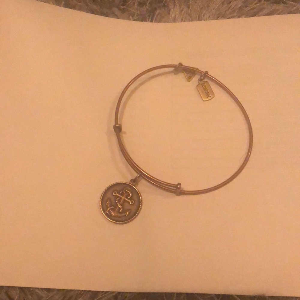 Anchor bracelet